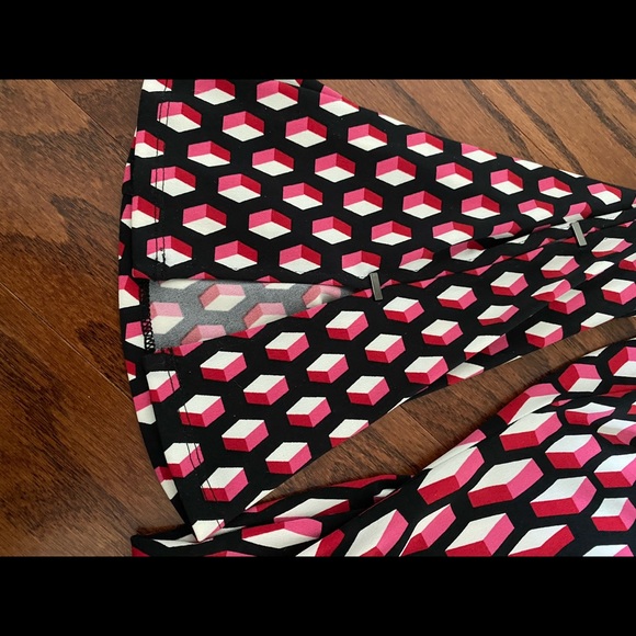 WHBM dress XS super cute! Pink black white - Picture 3 of 7